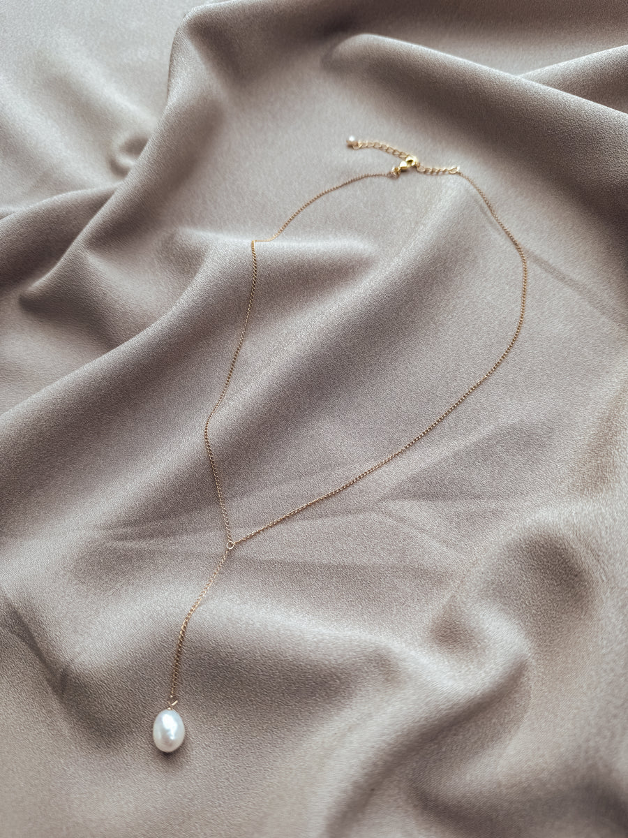 The Irina drop necklace